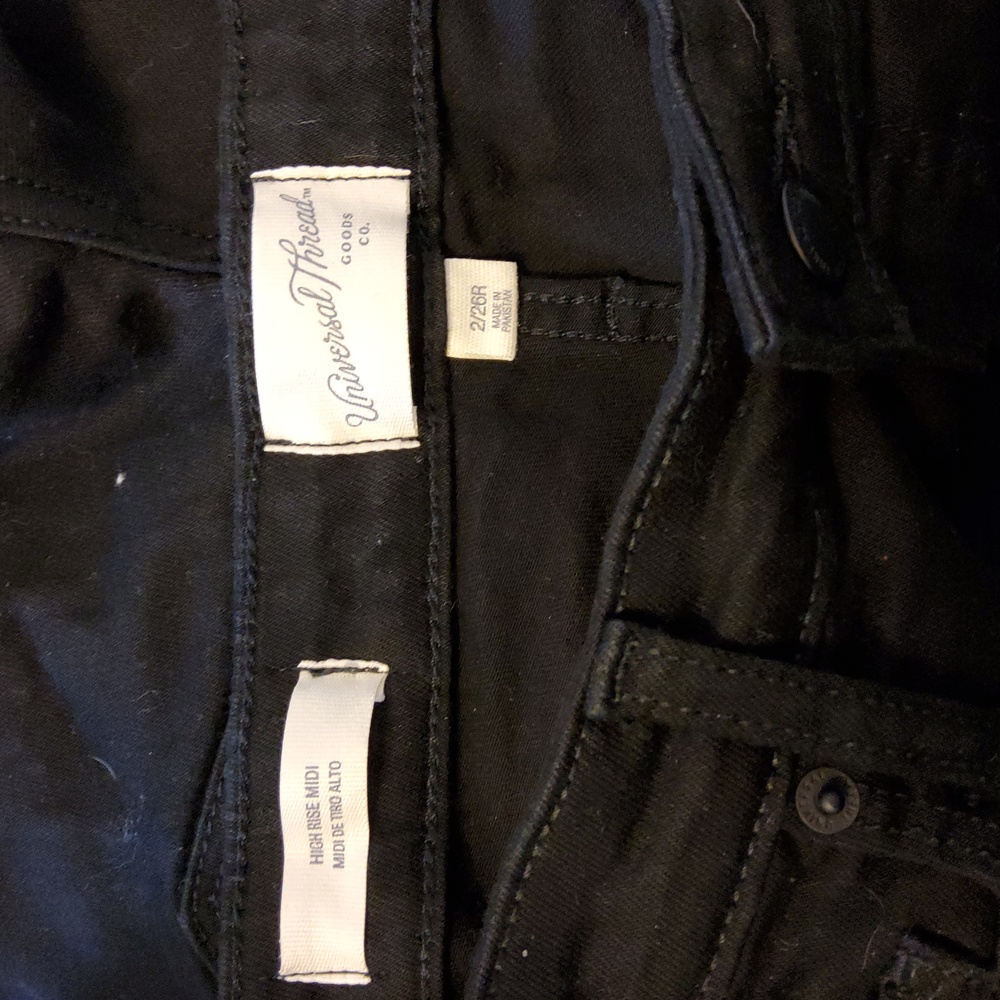 High Rise Midi shorts - Picture 3 of 5